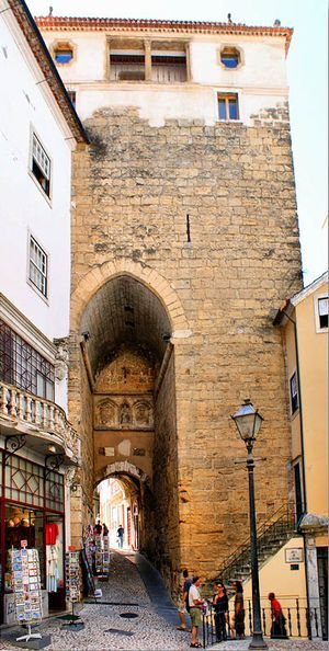 Arco de Almedina
